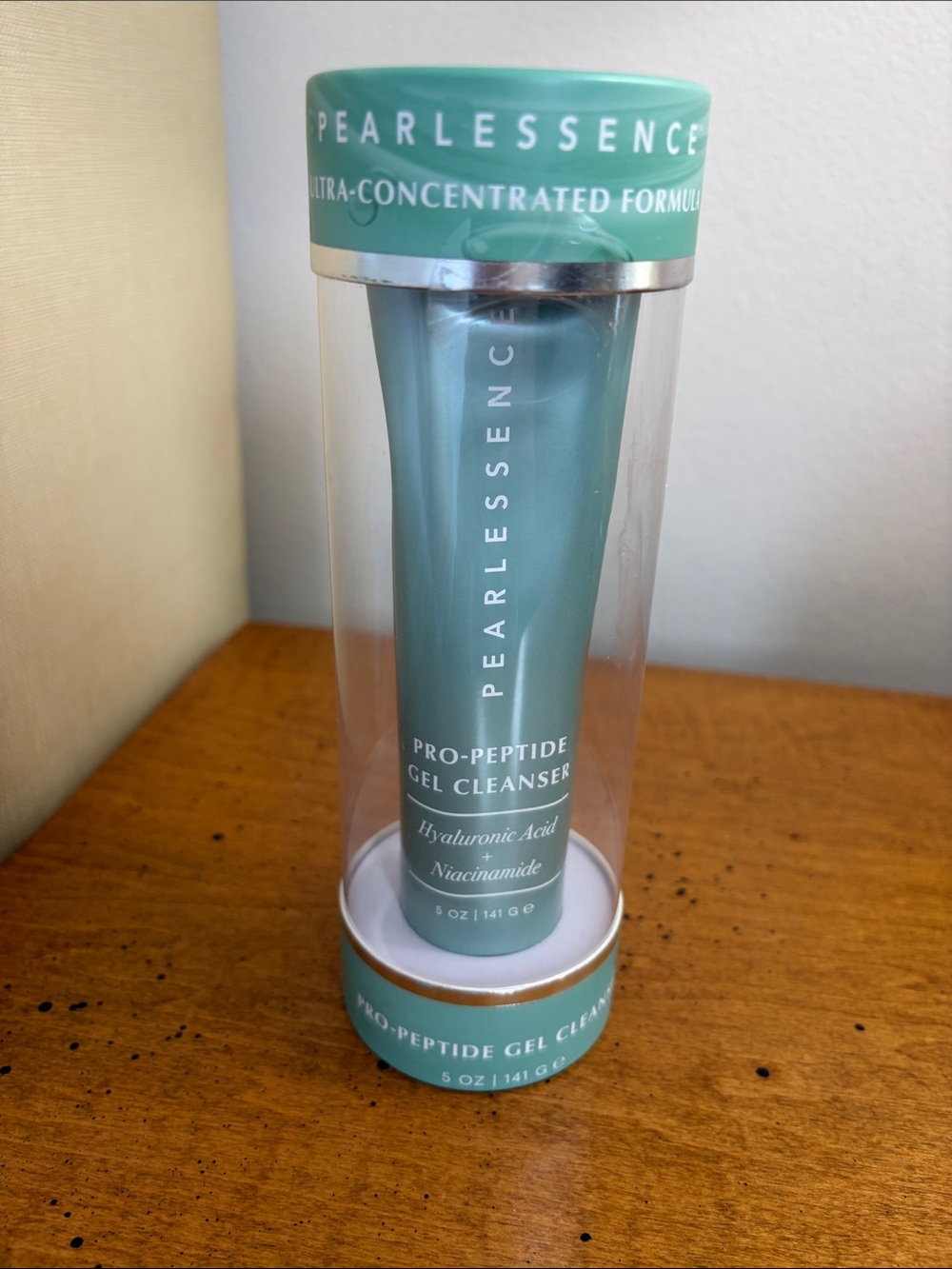 Pearlessence Pro-Peptide Gel Cleanser — Mint Green